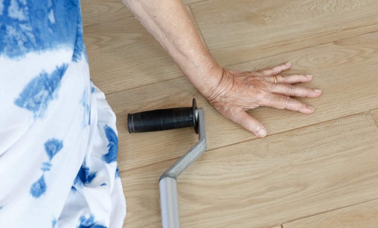 Conheça as medidas para evitar quedas em idosos